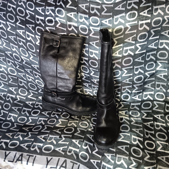 FENDI fur lined boots - Picture 3 of 6